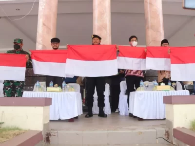 Sekda Parimo Pimpin Pencanangan Gerakan 10 Juta Bendera Merah Putih