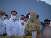 Berkunjung ke Sigi, Mensos Risma Tinjau Posko Pengungsi Banjir
