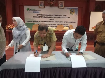 Pemda Parimo bersama BPJS Ketenagakerjaan Teken MoU Soal Jamsos Tenaga Pendidik