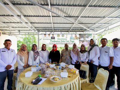 Dinas Koperasi dan UKM Parimo Gelar Pelatihan Produksi Gula Cair Sagu