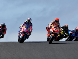 Rins Juarai MotoGP Australia