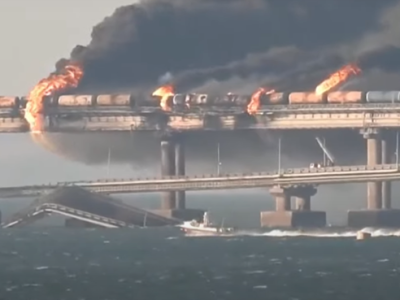 Ledakan Hebat Terjadi Di Jembatan Satu- satunya Penghubung Semenanjung Krimea Dan Russia