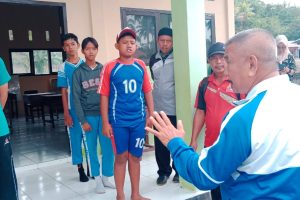 Program Olahraga Masuk Sekolah, Samsurizal Tombolotutu Beri Motivasi Siswa SD Inpres 3 Sausu