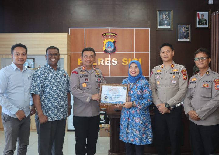 Polres Sigi Raih Penghargaan predikat Kepatuhan Tinggi dari Ombudsman RI