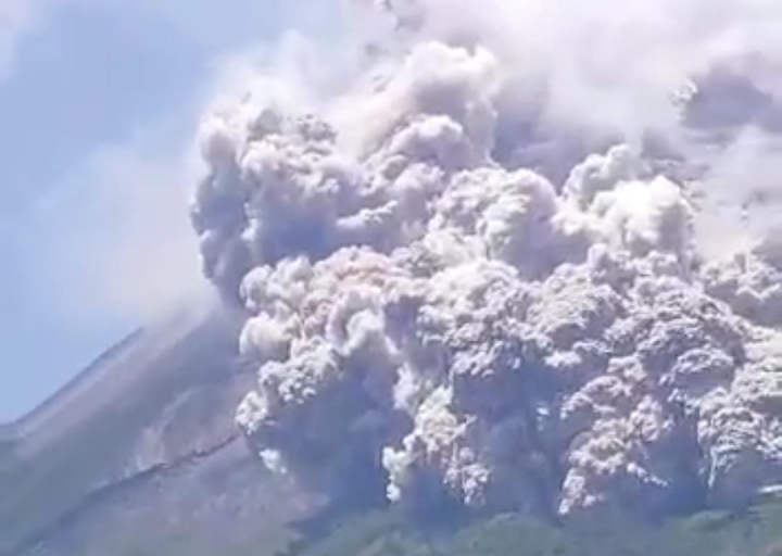 Merapi Erupsi, BPPTKG Peringatkan Potensi Bahaya