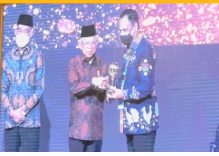 Pemprov Sulteng Terima Penghargaan UHC Award Dari Kemenko PMK