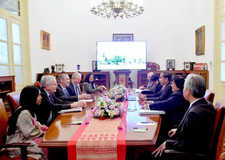 Presiden Sambut anggota Kongres Amerika Di Istana Merdeka