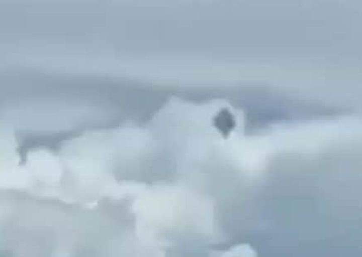 Rekaman UFO Di Kolombia Viral Di Medsos