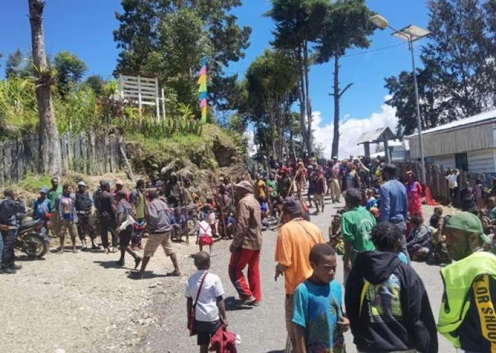 Sering Jadikan Warga Sebagai Tameng, Warga Usir KKB Papua Dengan Panah