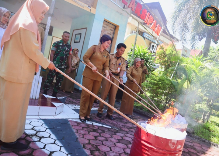 Dinas Pepustakaan Dan Kearsipan Parimo Musnahkan 1000 Arsip Inaktif