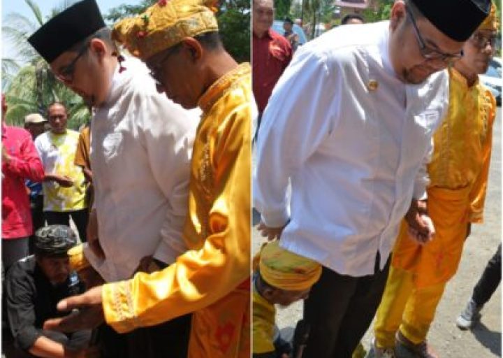 PJ. Bupati Parimo Tiba di Rumah jabatannya, dan disambut Secara Adat oleh Dewan Adat Patanggota Kaili
