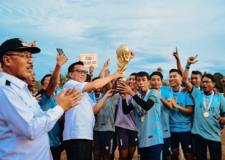 Kecamatan Mori Atas juara sepak bola Bupati Cup 2023, voly putra direbut Petasia