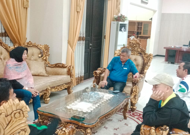 Asdep Kemenpora RI Bincang Santai Bersama Bupati Parimo