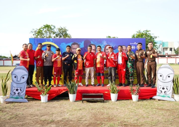 “Mempererat Silaturahmi dan Prestasi: Gubernur Rusdy Mastura Resmikan Liga Sepakbola ASN Sulawesi Tengah 2023”