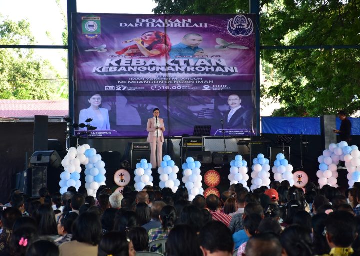 Kebaktian Kebangunan Rohani: Bupati Poso Ajak Masyarakat Bersatu dan Berharap pada Kesatuan Antara Pemerintah dan Gereja