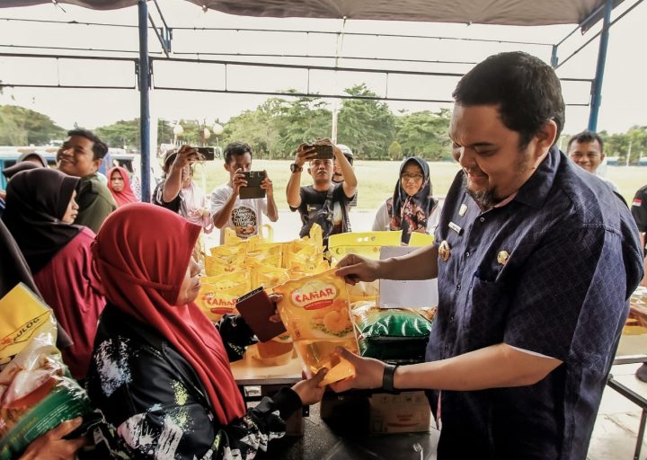 Pj. Bupati Richard Arnaldo Ajak Masyarakat Dukung Gerakan Pangan Murah