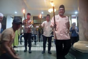 Pj Bupati Parimo Resmi Melepas Pawai Obor Menyambut Ramadhan 1445 Hijriah