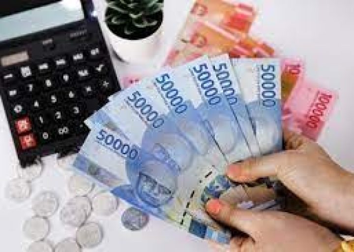 Rupiah Ditutup Stagnan di Rp15.623 per USD Jelang Akhir Pekan