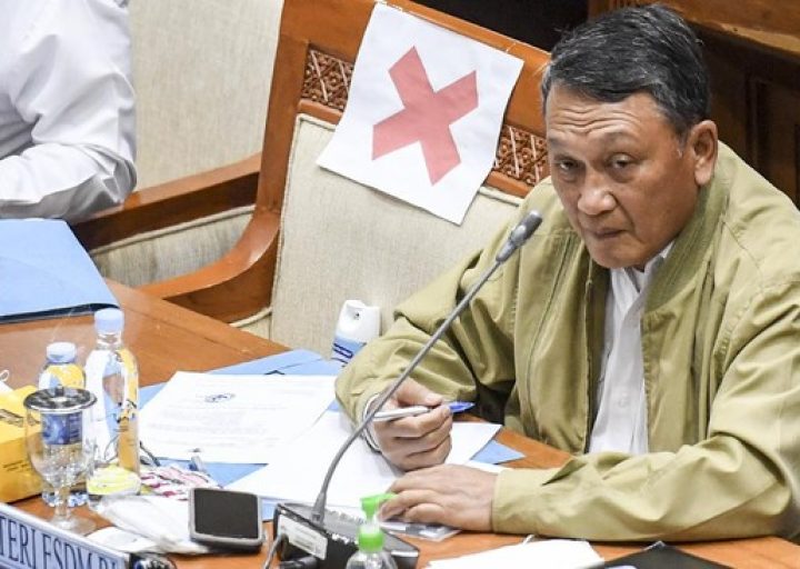 Menteri ESDM Cabut 2.051 IUP Perusahaan Tambang Bandel