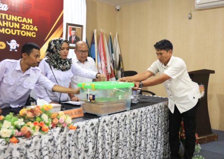 KPU Parimo Gelar Rapat Pleno Terbuka Perhitungan Perolehan Suara Pemilu