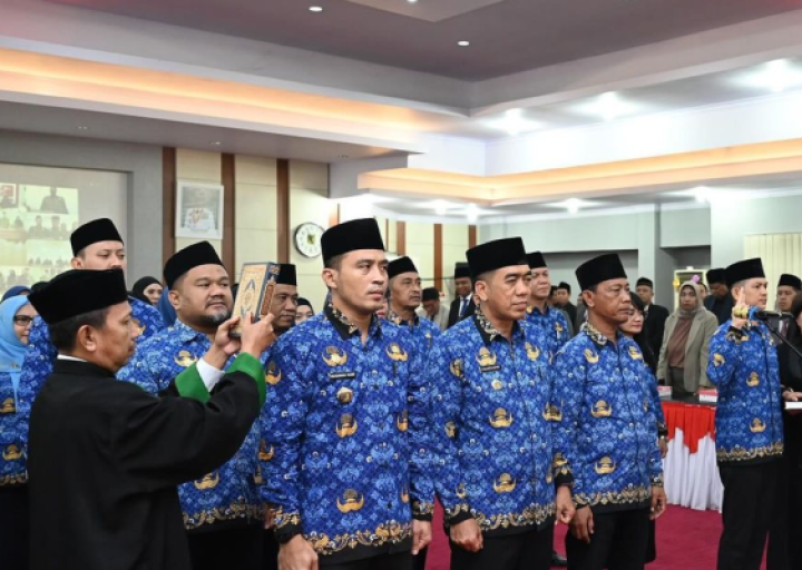 Gubernur Sulteng Beri Pesan saat Lantik Pejabat Administrator dan Pengawas