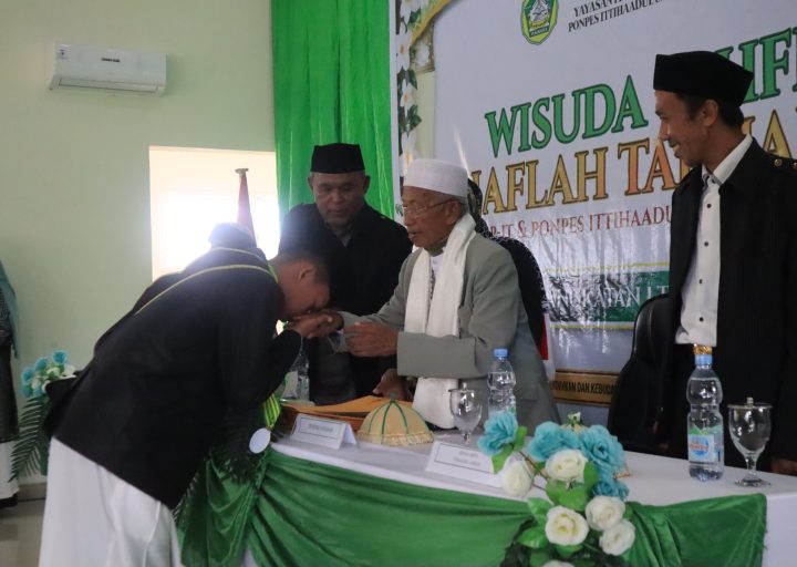 Perhelatan Wisuda Tahfidz dan Haflah Takhorruj MTs-Ma PonPes Ulumuddin Boyantongo