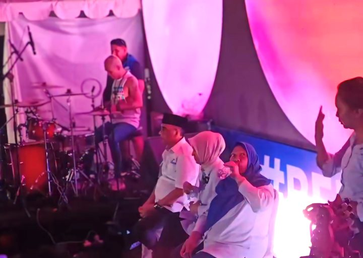 Tak Kalah Dari Parigi, Warga Sausu Antusias Padati Deklarasi dan Temu Anwar Hafid-Reny Lamadjido