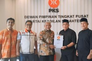 Siap Bertarung! Bapaslon Nizar-Ardi Resmi Kantongi SK Rekomendasi Partai Keadilan Sejahtera.