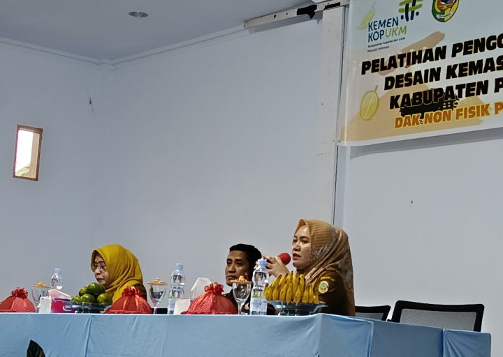 Dinas Koperasi dan UMKM Parigi Moutong Gelar Pelatihan Olahan Durian dan Desain Kemasan, Sofiana: Manfaatkan MP Agar Penjualan Optimal