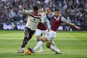 Diwarnai Gol Penalti, West Ham Tekuk Man United
