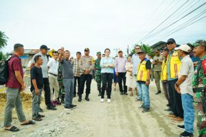 Kunker Gubernur Sulteng di Poso Tinjau Lokasi Longsor Jalan Provinsi Desa Watuawu