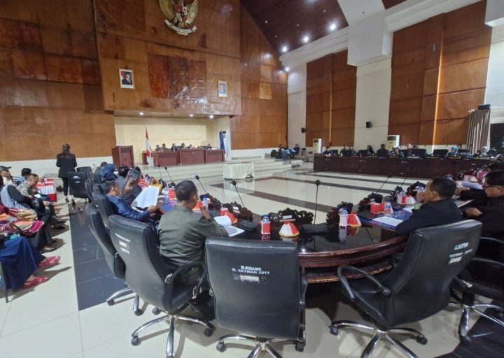 DPRD Parigi Moutong Bahas LKPJ 2024, Realisasi Pendapatan Capai 98 Persen