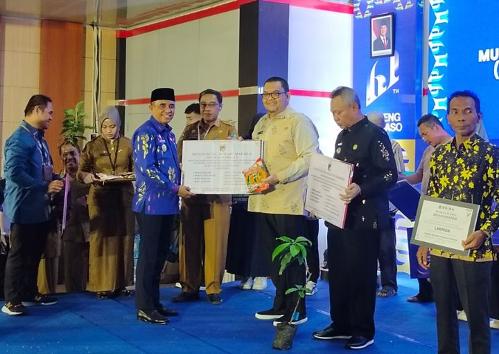 Pemprov Sulteng Serahkan Bantuan Pertanian ke Parigi Moutong dalam Forum Musrenbang