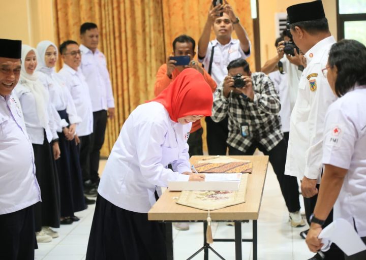 Resmi Pimpin PMI Parimo, Hestiwati Nanga: Fokus Penguatan Layanan dan Ketersediaan Darah