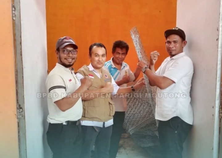 Cegah Longsor Bahu Jalan, BPBD Parigi Moutong Serahkan Bantuan Bronjong