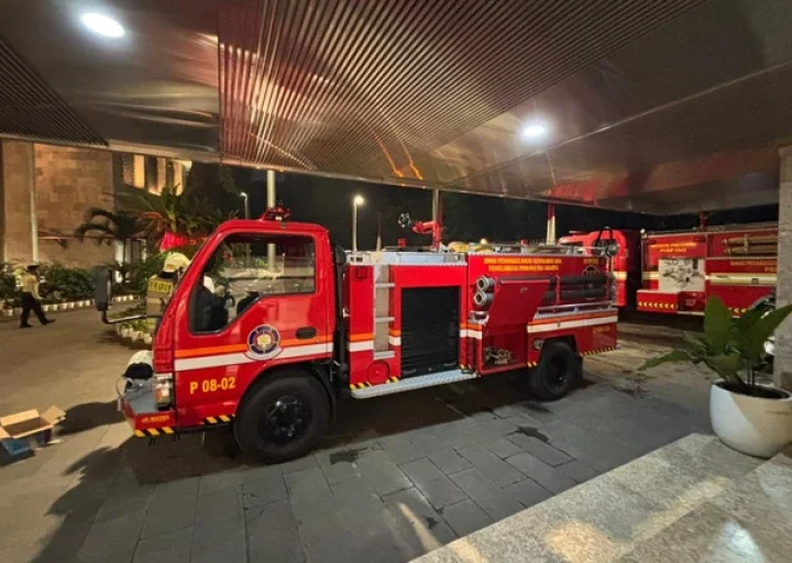 Ruang Server Masjid Istiqlal Terbakar Saat Salat Tarawih