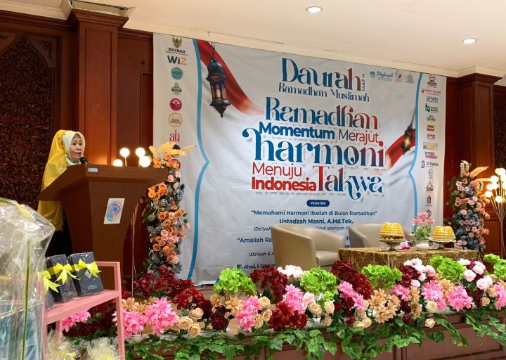 Asisten III Setda Parimo Buka Daurah Ramadhan Muslimah Wahdah Islamiyah