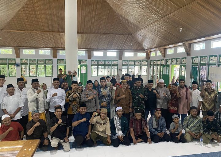 Bupati Erwin Burase Hadiri Halal Bihalal di Palasa Tangki, Dorong Ekonomi Desa