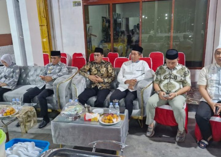 Erwin Burase Hadiri Tahlilan 40 Hari Almarhum Muhammad Sadak Qusain di Morowali