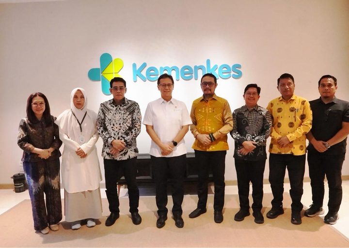 Perjuangkan Layanan Kesehatan Lebih Dekat, Bupati Parimo Temui Menkes