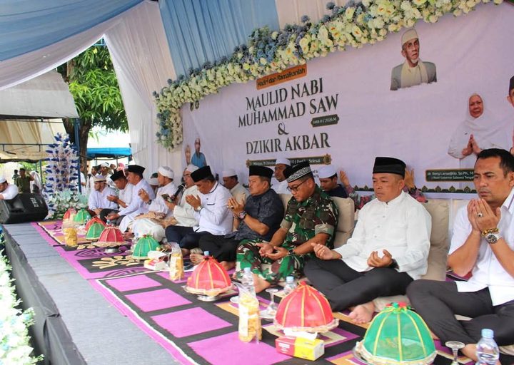 Ribuan Warga Hadiri Maulid dan Zikir Akbar di Donggulu, Gubernur dan Wabup Ajak Perkuat Iman